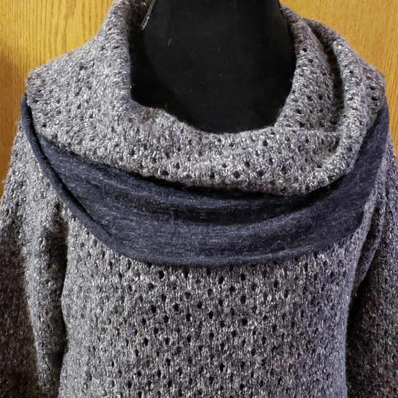 Soft surroundings grey lagenlook layered sweater - Picture 2 of 6